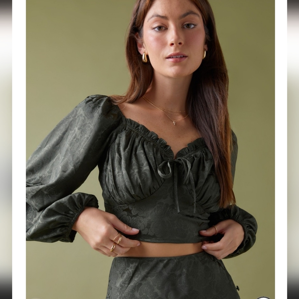 NWT Michaela Satin Blouse and Skirt Set from Francesca - Picture 2 of 6